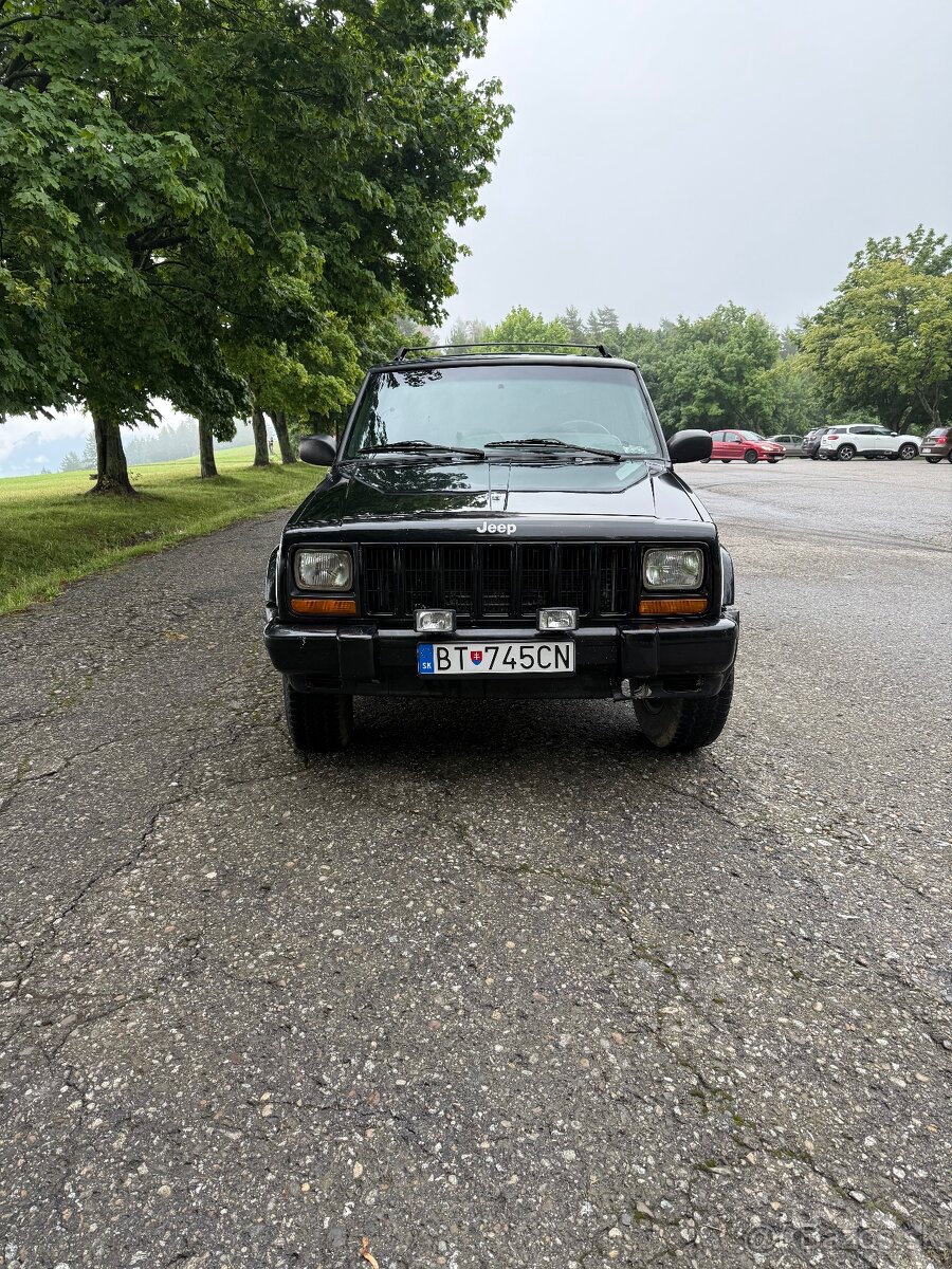 Jeep Cherokee XJ 4.0 1998 LIMITED - predam/ vymením