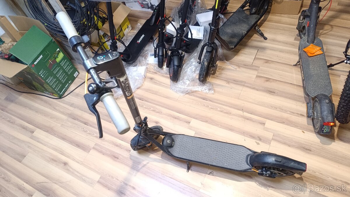 Elektrická kolobežka Ninebot F40