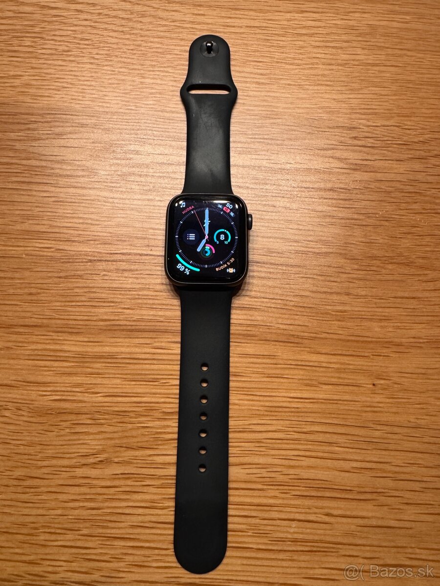 Smart hodinky Apple Watch SE 44mm