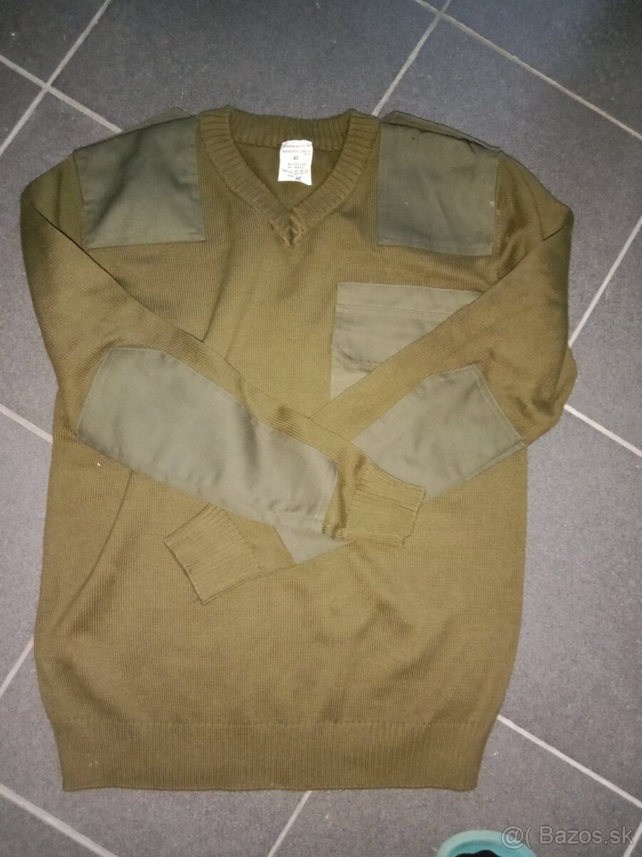 Vojenský pánsky sveter