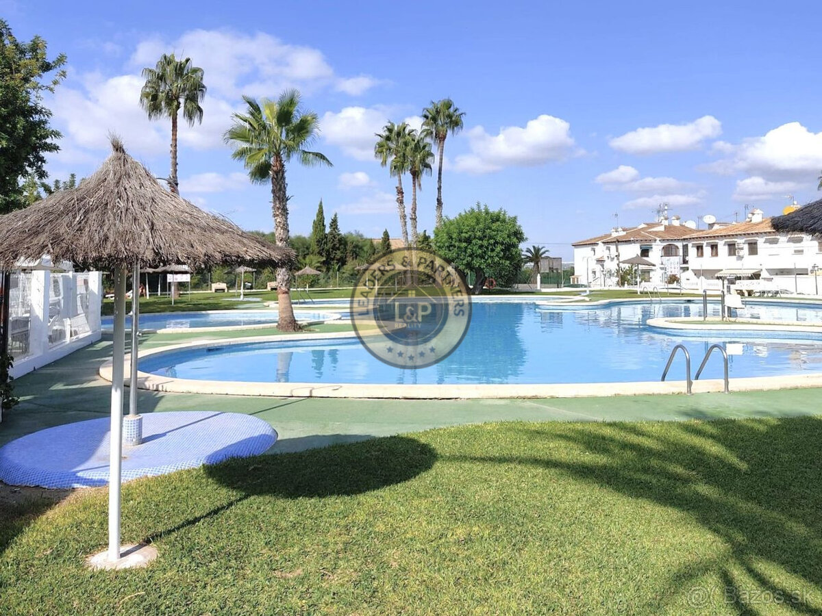 Apartmán 3+1 s bazénom Torrevieja-Los Altos, Španielsko