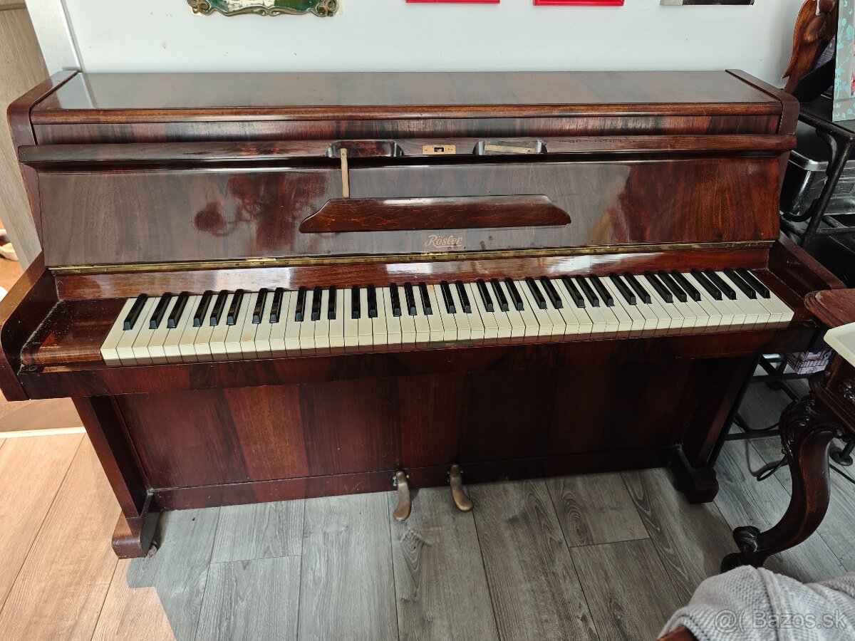 Piano Rösler.