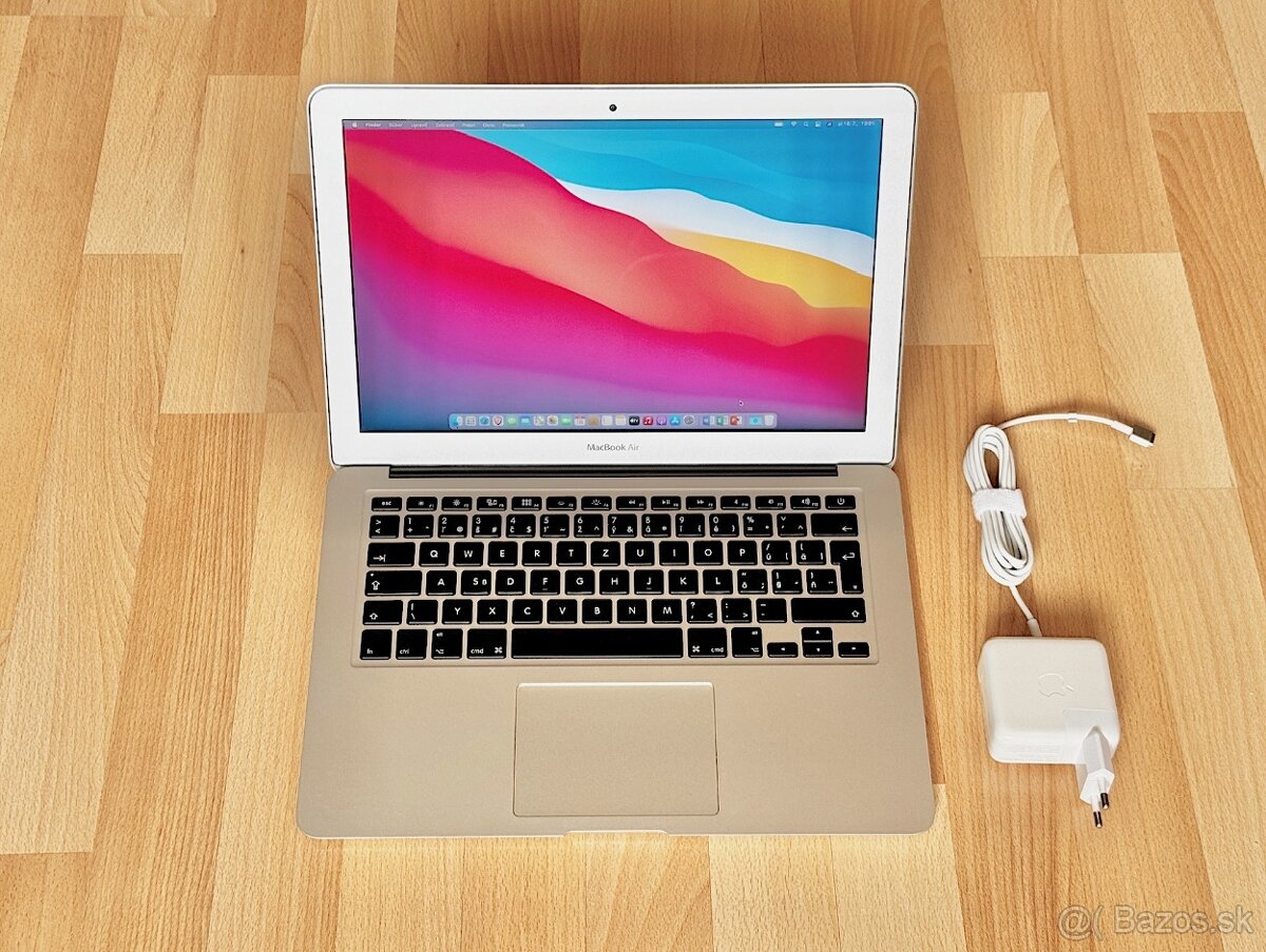 MacBook Air 13", NOVÁ BATERKA, TOP STAV