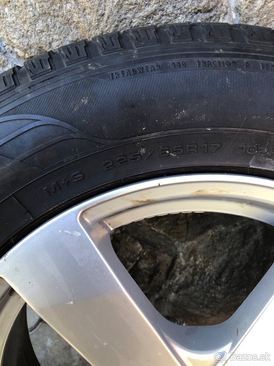 Elektróny s pneumatikami R17 225/65 M + S