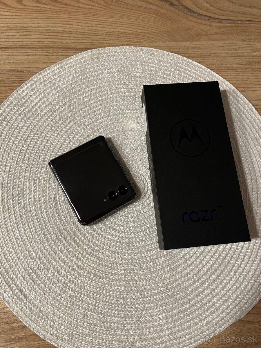 Motorola razr+ 2023