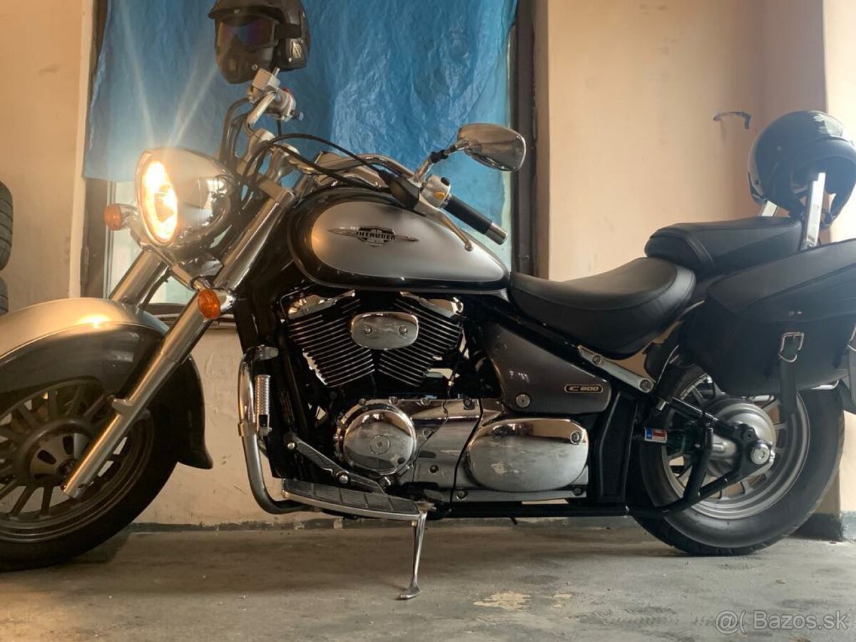 Suzuki Intruder