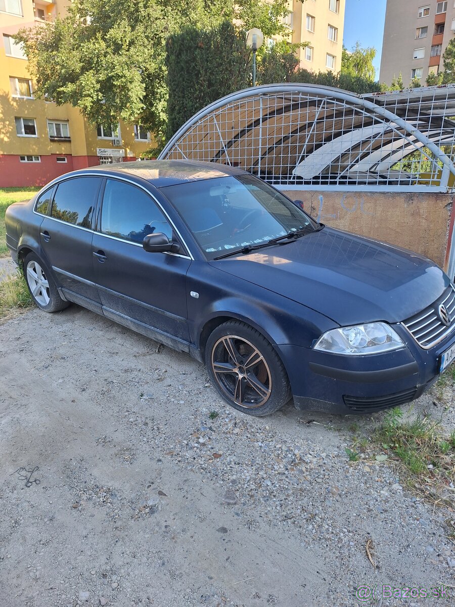 Predám volkswagen passat b5.5 na nahradne diely