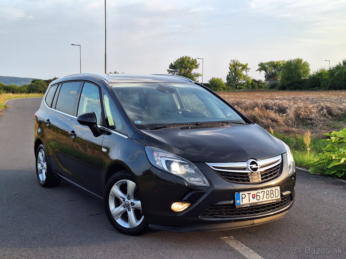 OPEL ZAFIRA TOURER 2.0 CDTi + INTEGROVANÝ NOSIČ BICYKLOV