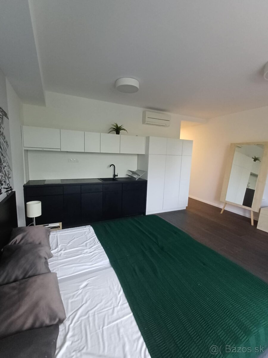 Ponúkam na predaj 1 izb. byt, ul. Žilinská, Bratislava I