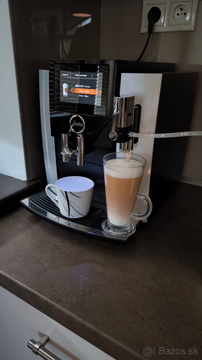 Predám automatický kávovar JURA S8 Moonlight Silver