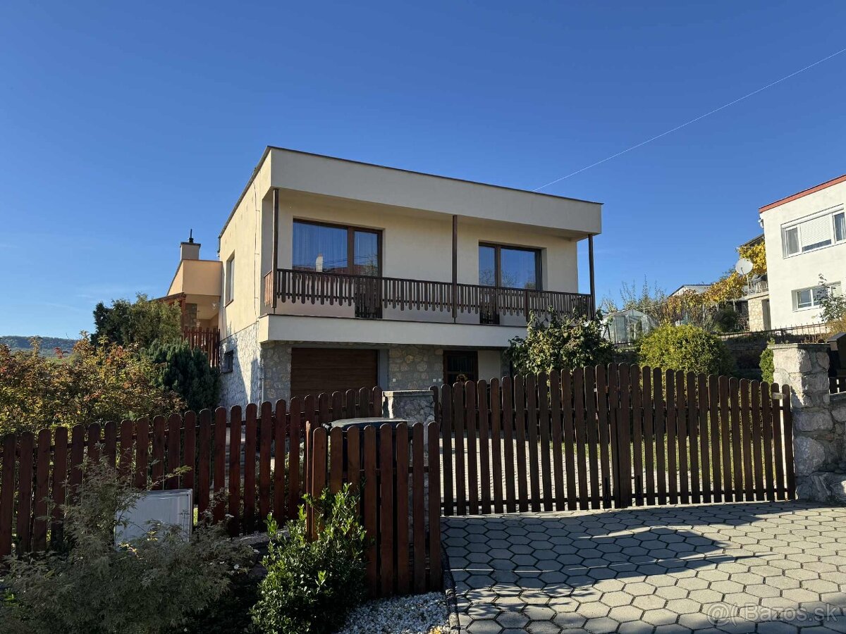 Moderný rodinný dom v tichej a vyhľadávanej lokalite vo VK