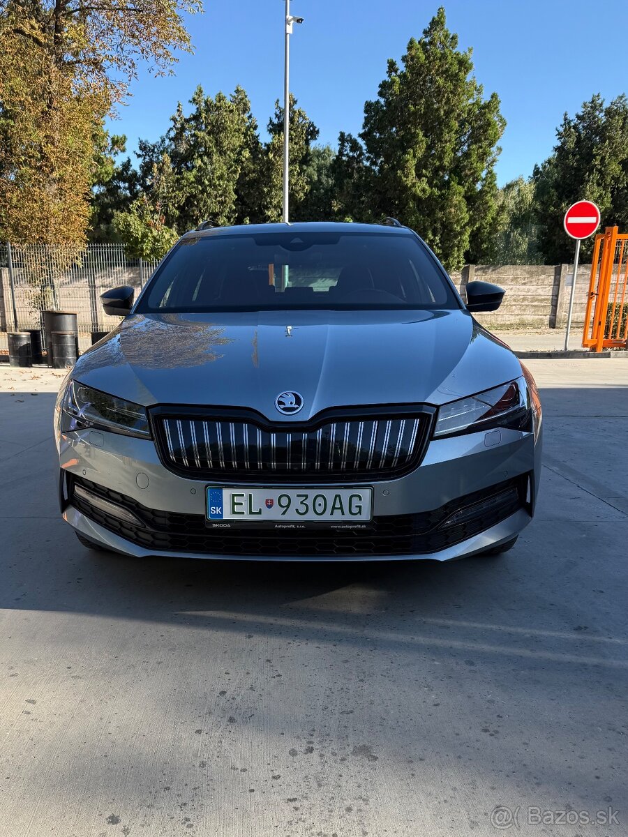 Škoda Superb IV Combi Sportline–360 kamera,panoráma,webasto
