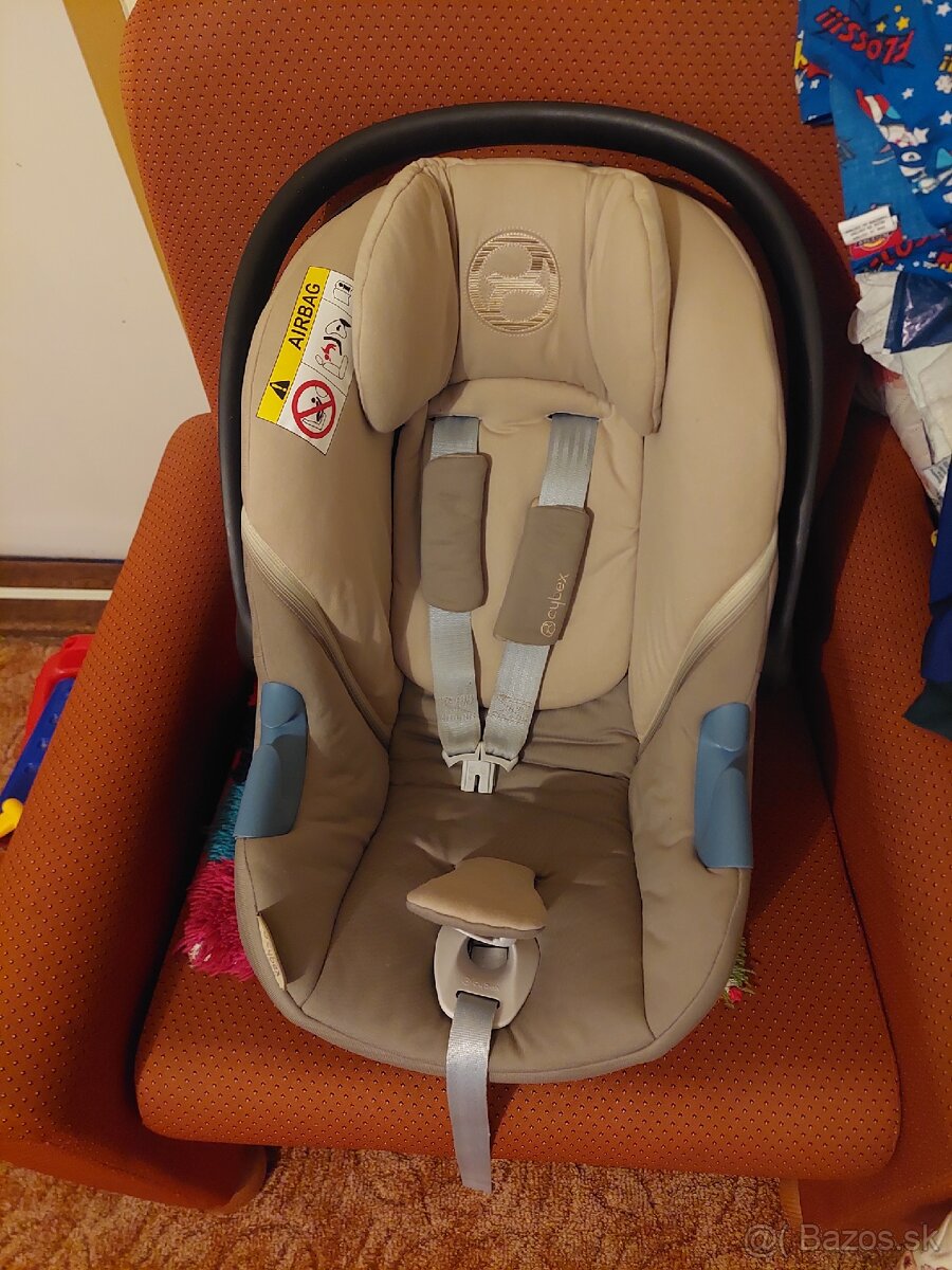 Autosedacka a základňa Cybex Aton M i-size 2021
