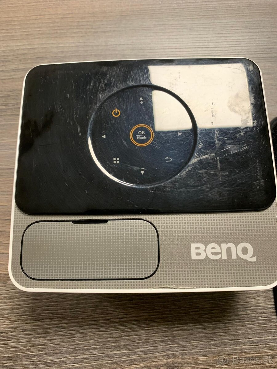 prenosný LED projektor (pico projektor)