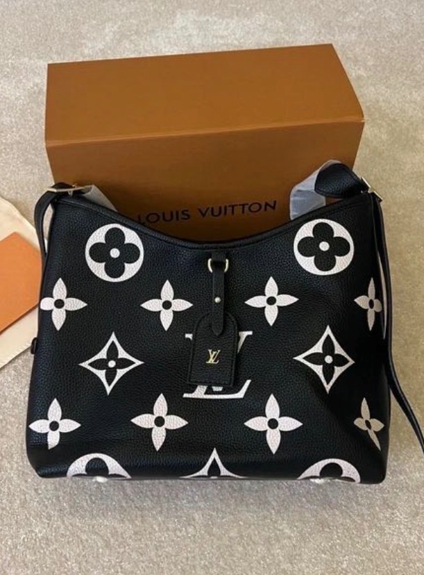 Louis Vuitton Carry All PM