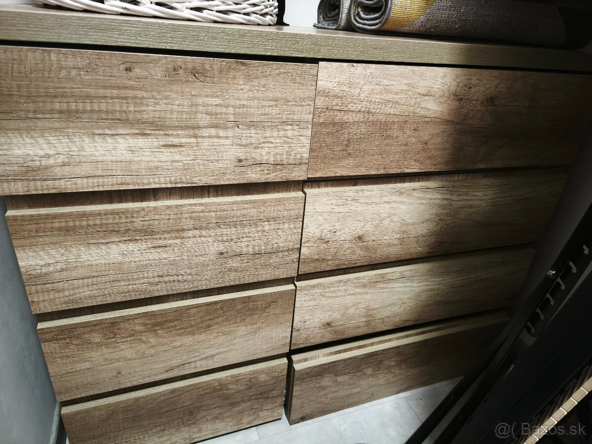 Komoda, nočné stoliky