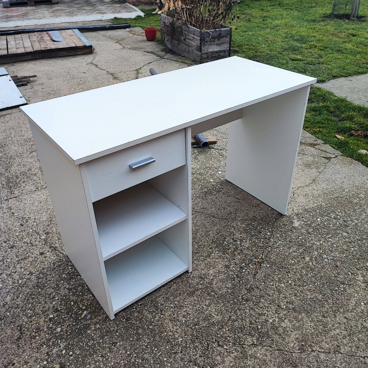 Biely detský písací stôl