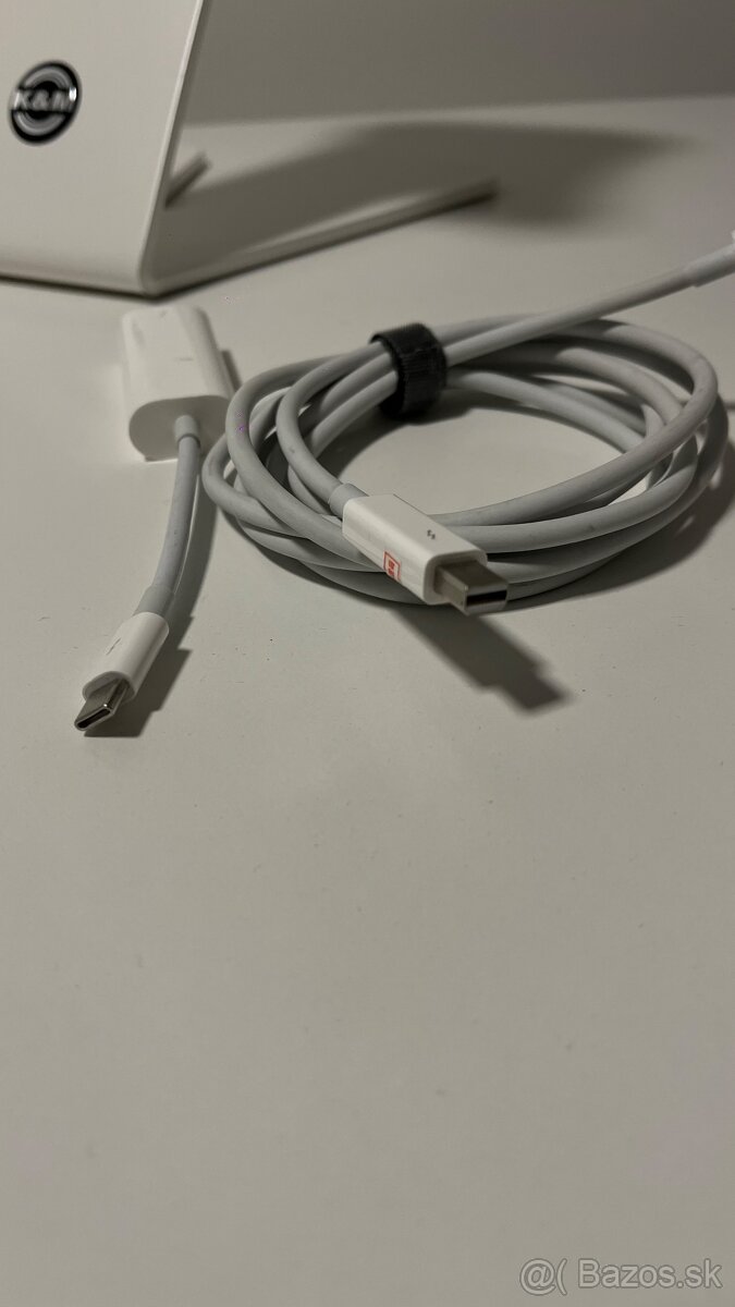 Predám kábel Thunderbolt 1/2 + redukciu Thunderbolt 1/2 → US