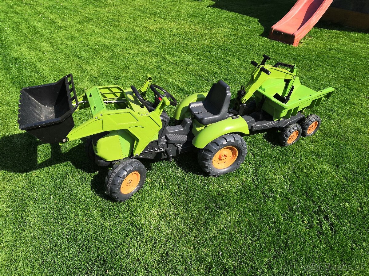 Detský traktor s vlečkou