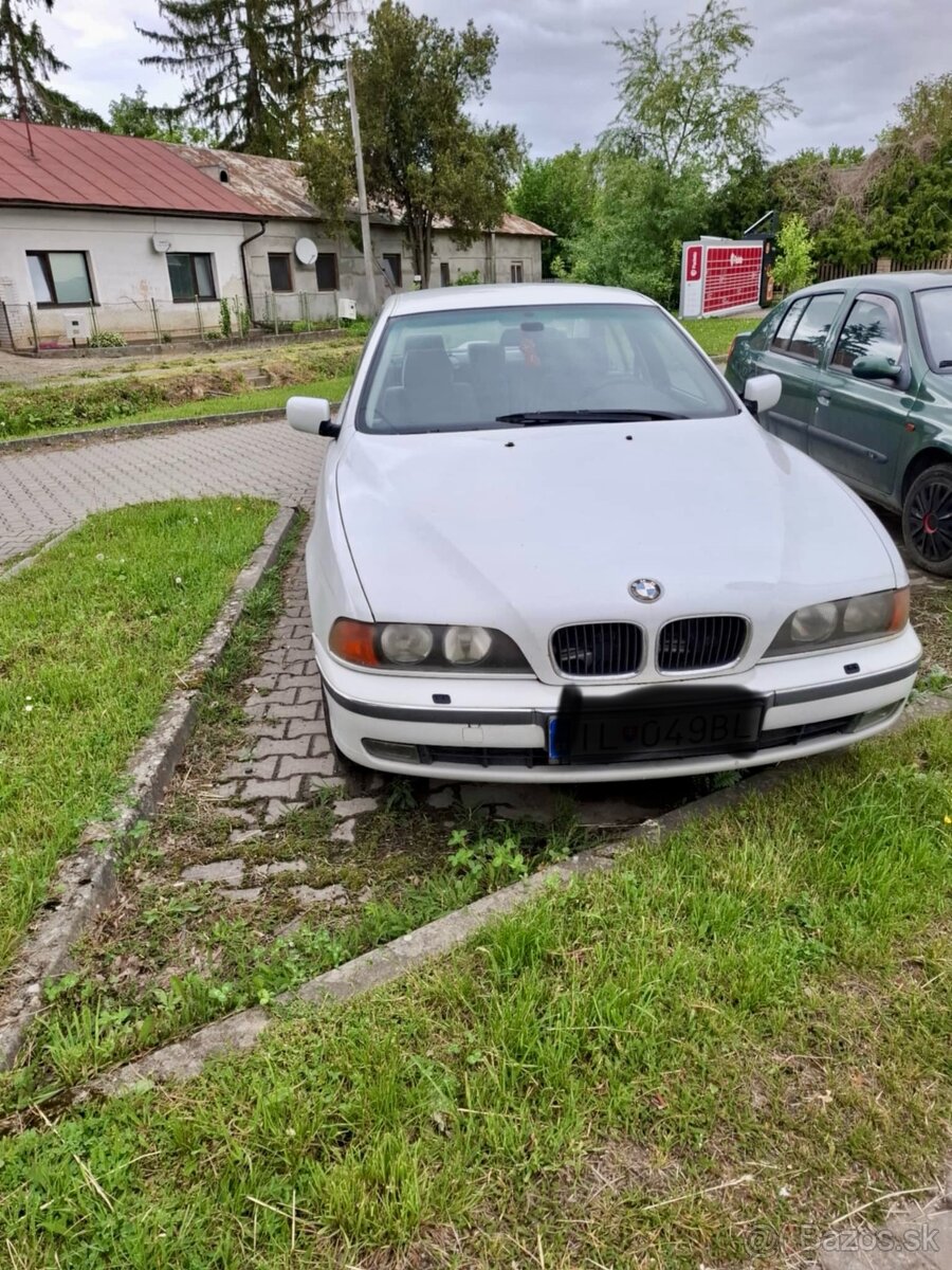 520i 2.0 Benzín
