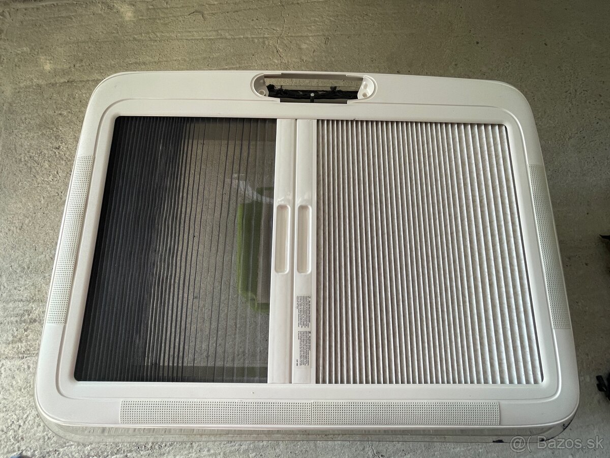 Strešné okno Dometic na karavan 700x500
