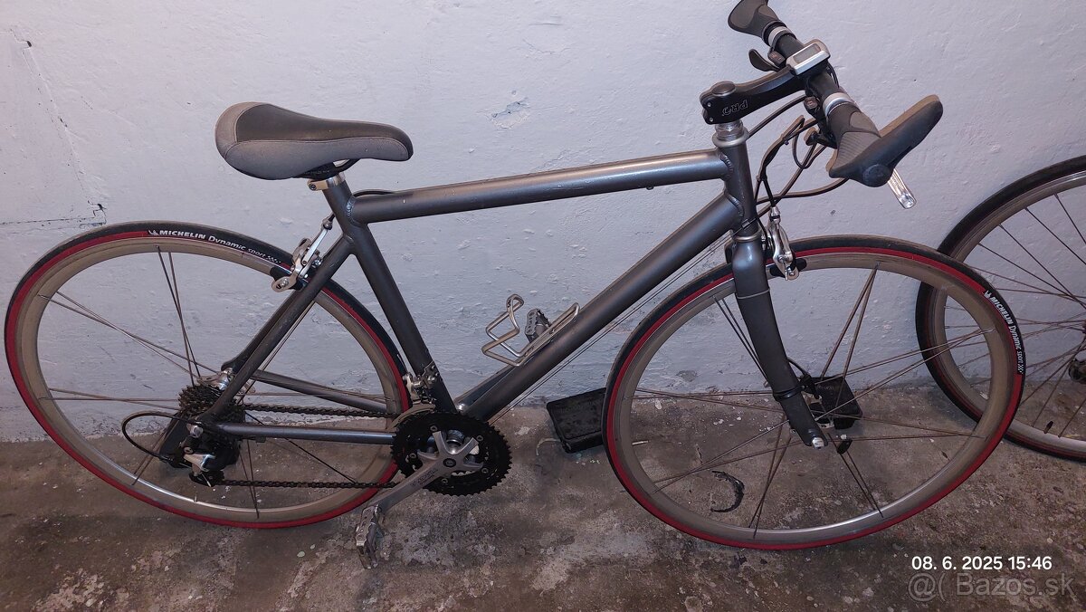 Fitness bicykel..