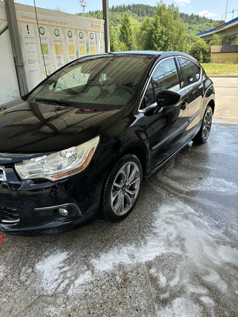 DS4