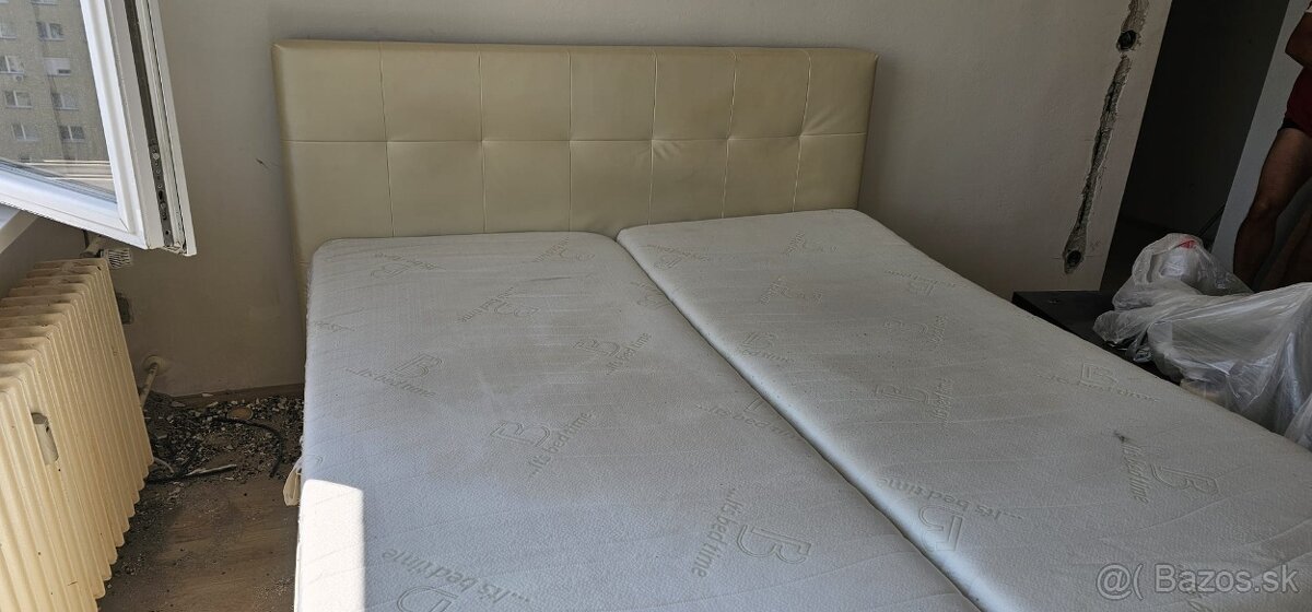 Predám posteľ s úložným priestorom