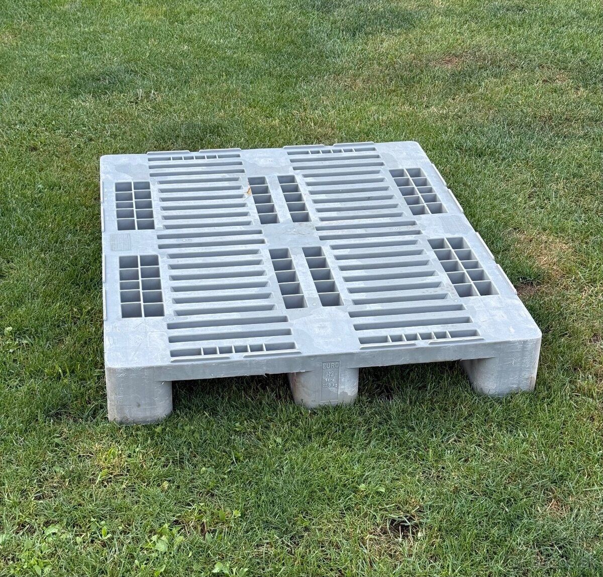 Plastova paleta H3