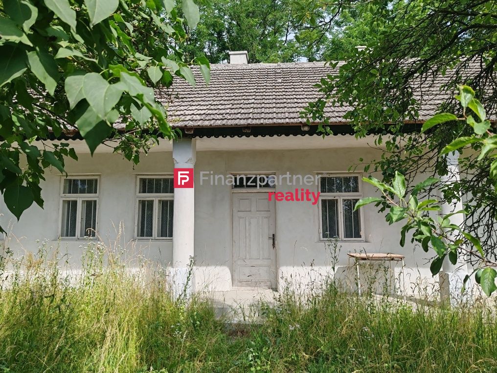 NOVINKA Historický rodinný dom na polosamote,pozemok 3930 m