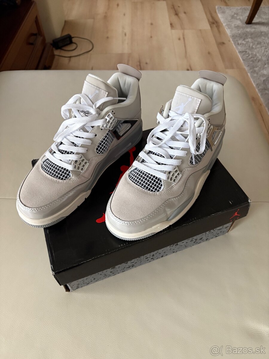Jordan 4 frozen