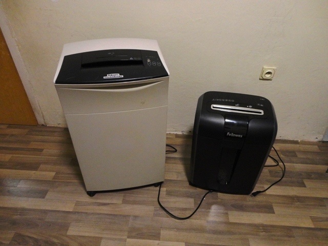 Skartovačka Fellowes - veľká, malá
