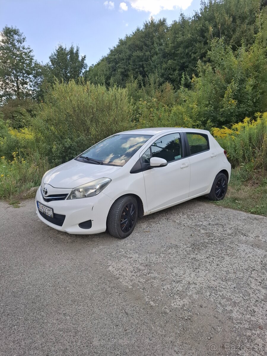 Toyota yaris 01/2012