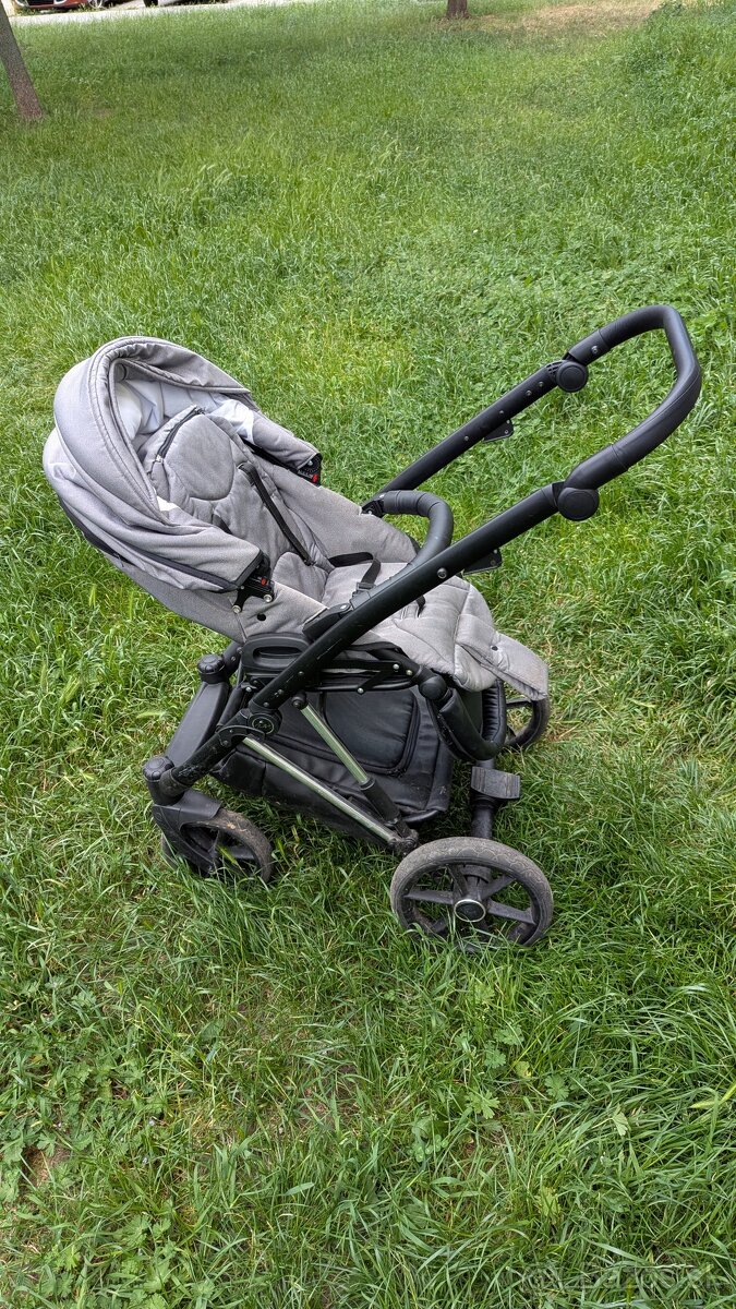 Kocik Royal Jewel + vajco Cybex Aton 5
