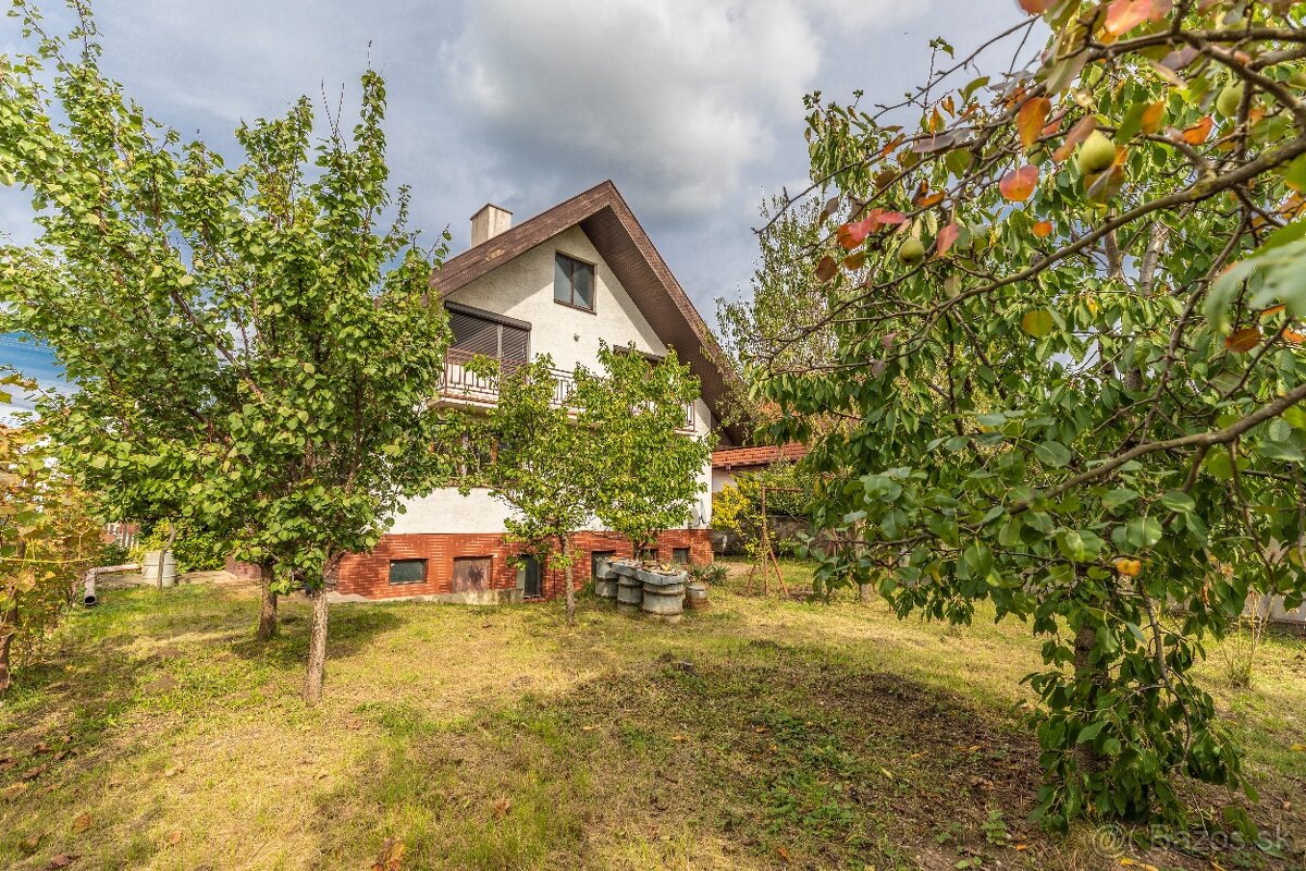 Na predaj - 6i RD Bratislava - Jarovce, 781 m² pozemok, poho