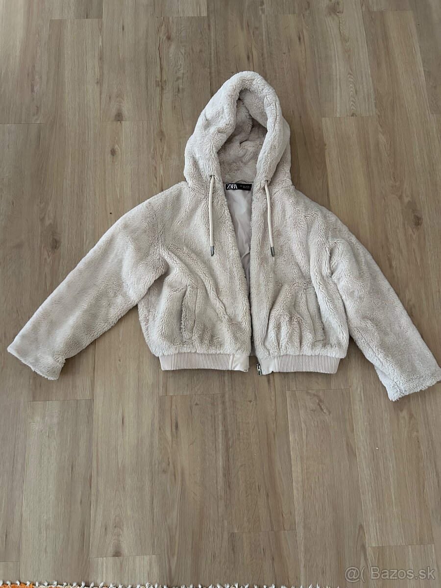 Dievcenska zimna bunda s kapucnou Zara, velkost L