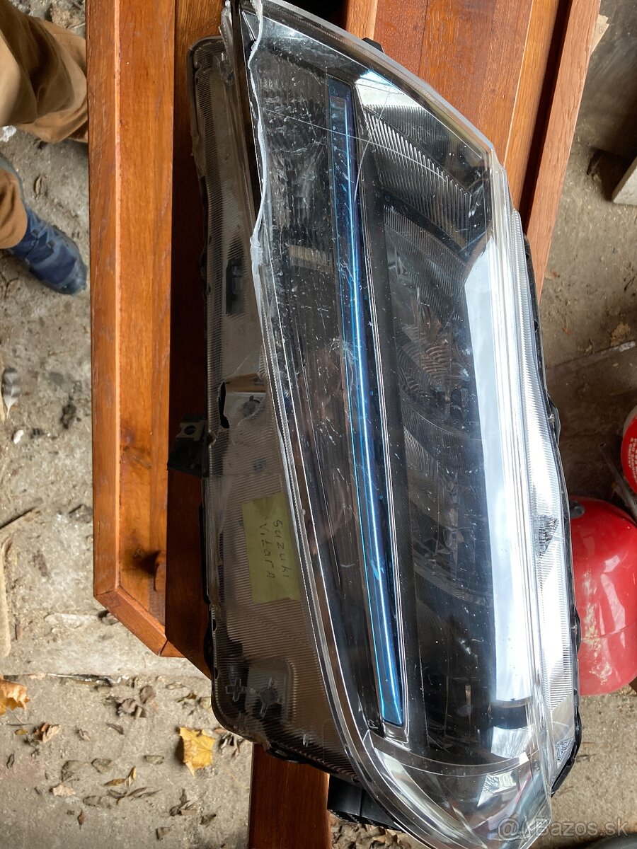Suzuki vitara svetlomet predny lavy