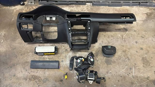 Airbagova sada SKODA SUPERB 2