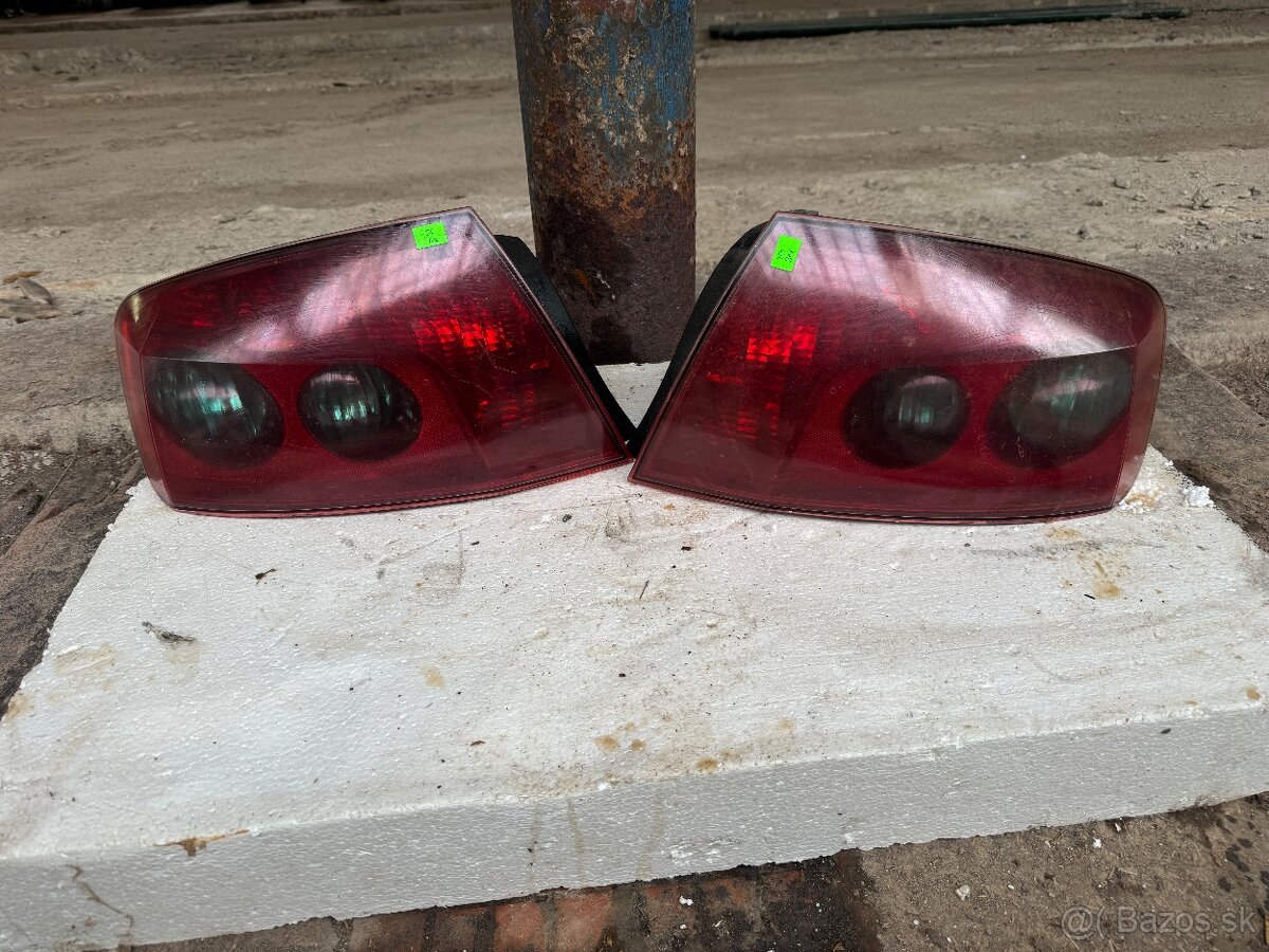 Zadne svetla peugeot 407