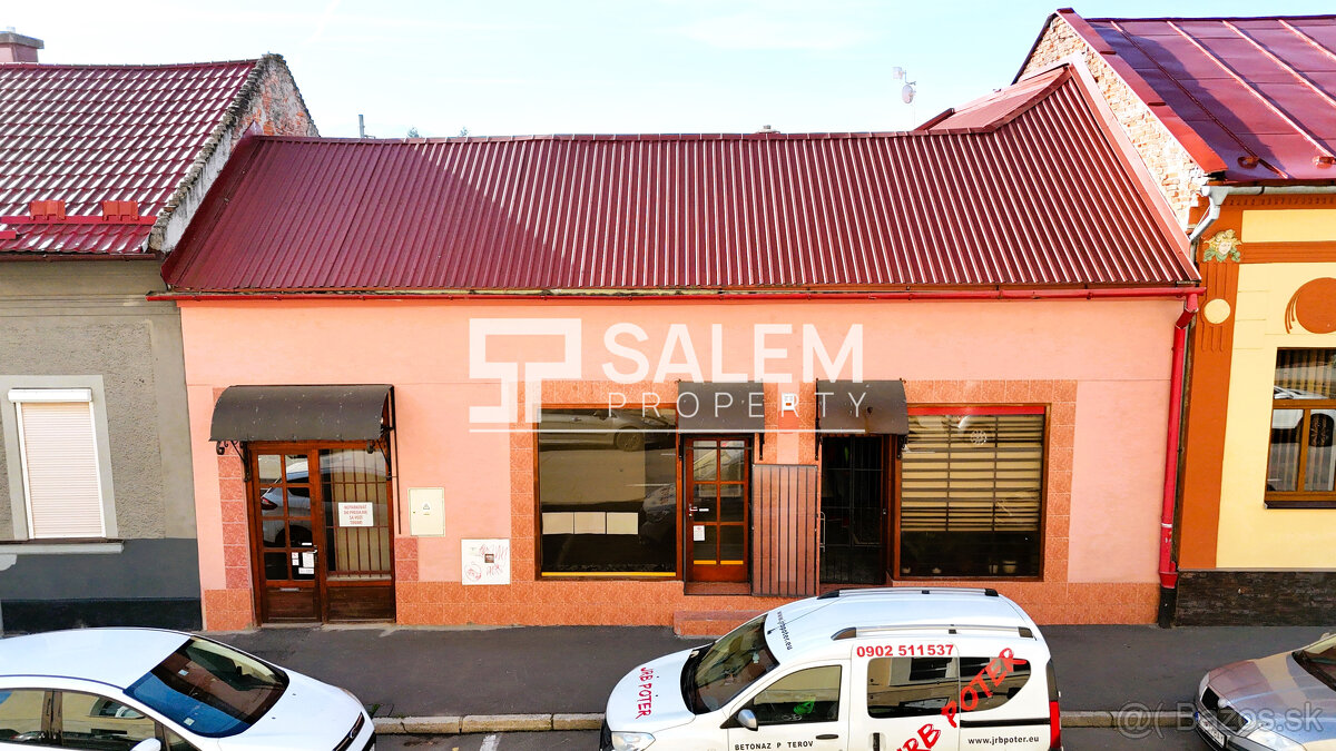 Dom s obchodnými priestormi a záhradou v centre Zvolena