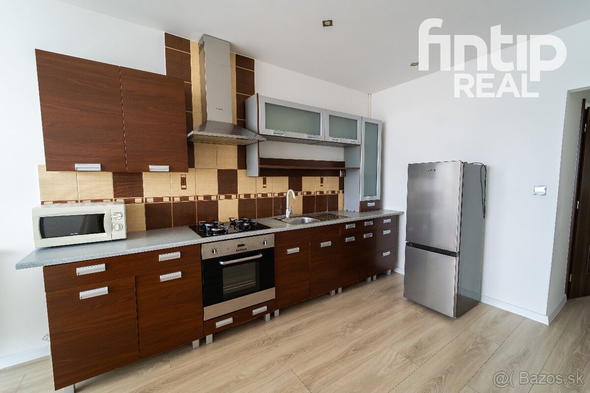 Priestranný 3 izbový byt Berlínska - Ťahanovce