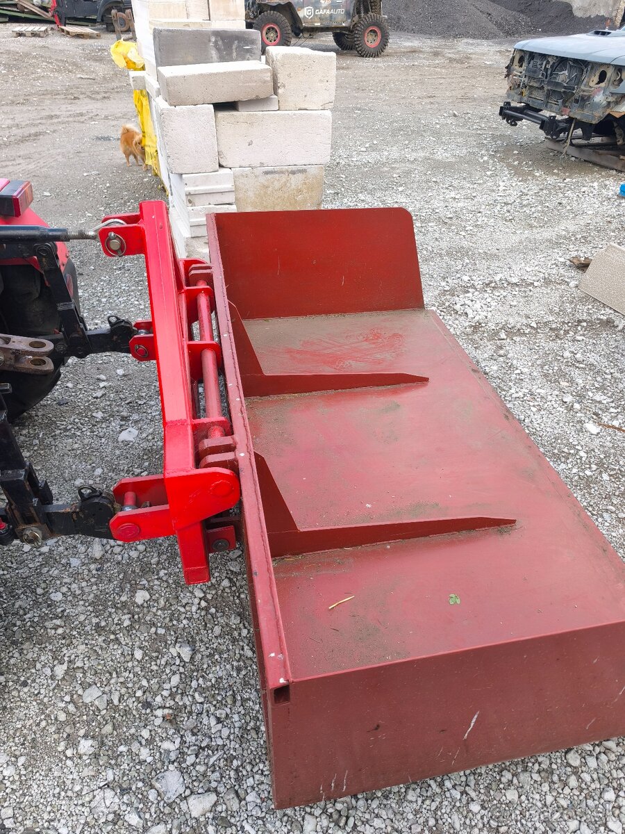 Transportný box na traktor Zetor
