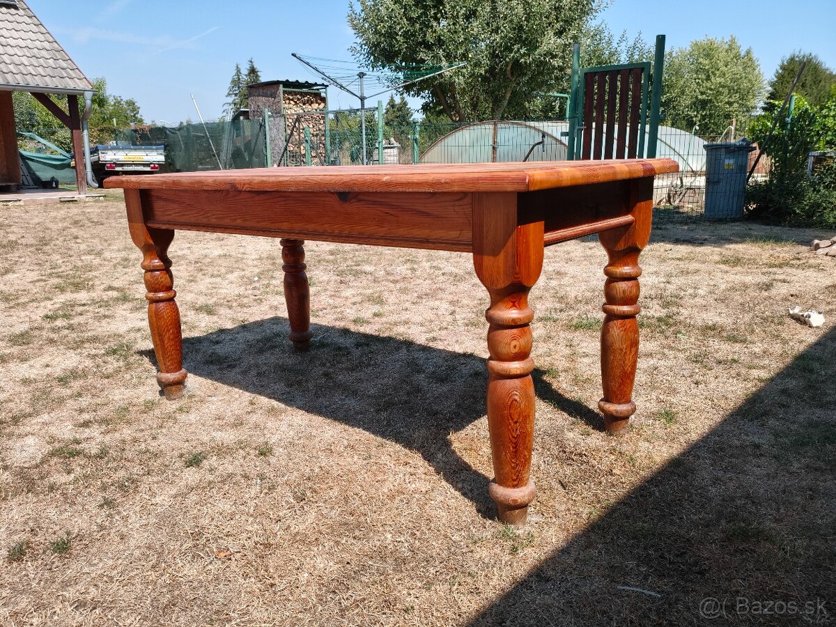 Predám rustikálny stôl z masívu