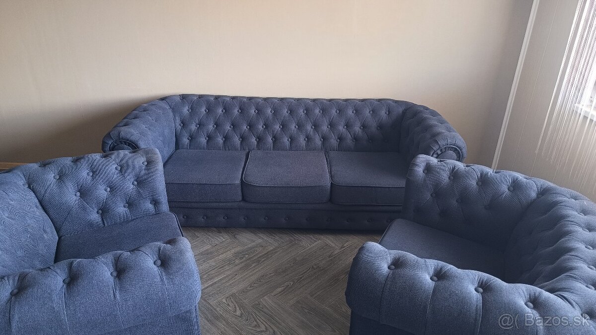 Chesterfield modrá