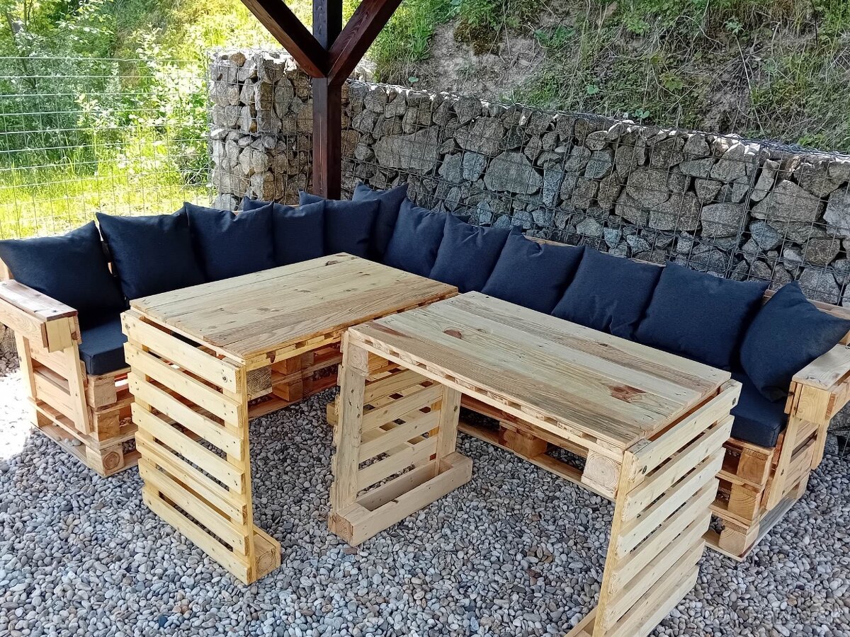 Záhradný nábytok - paletové sedenie - záhradné sedenie