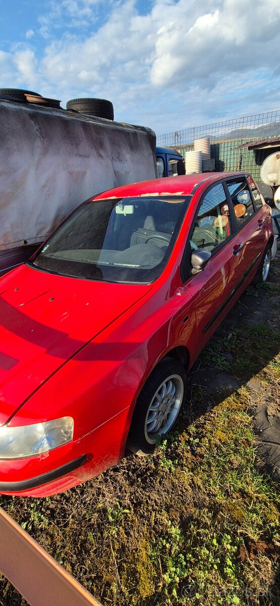 Predam na nahradne diely fiat stilo 1.6 16v