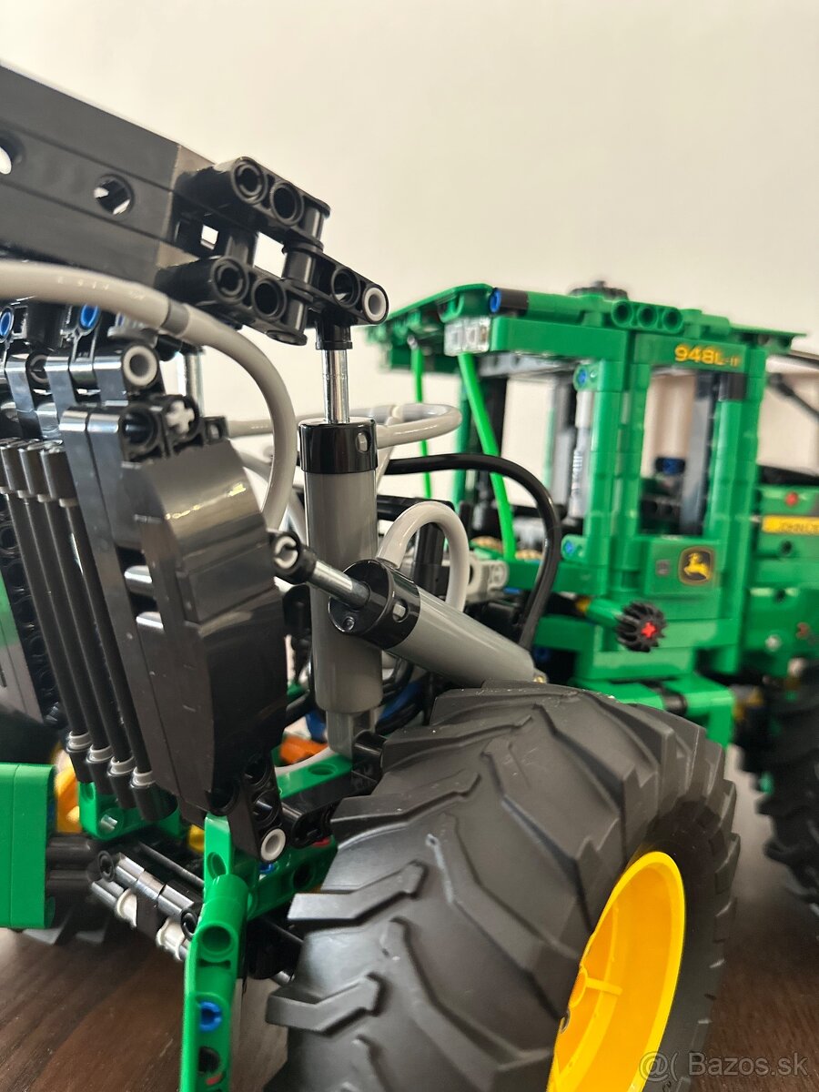 LEGO 42157 John Deere 948L-II