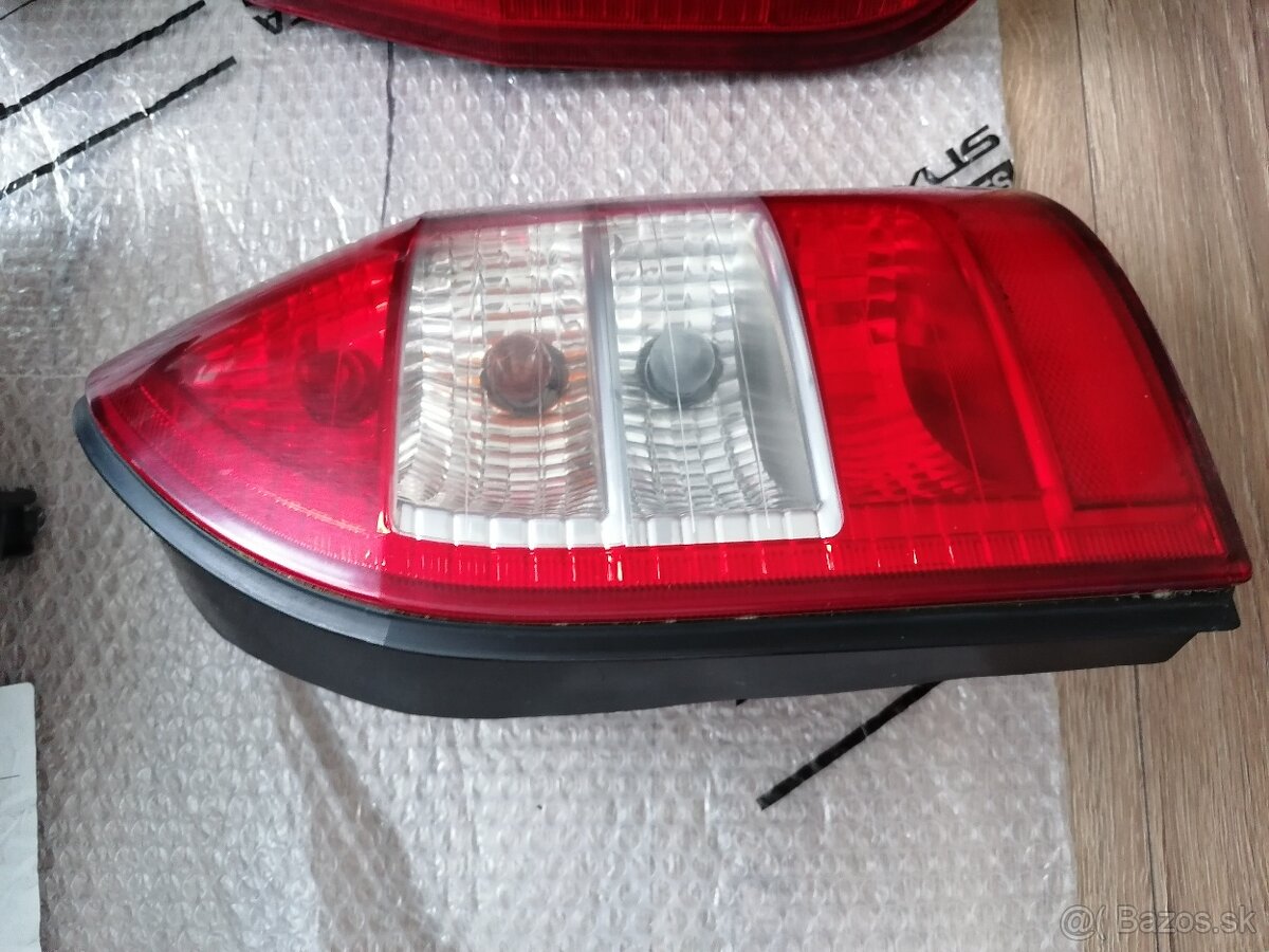 Opel Zafira zadné svetlá