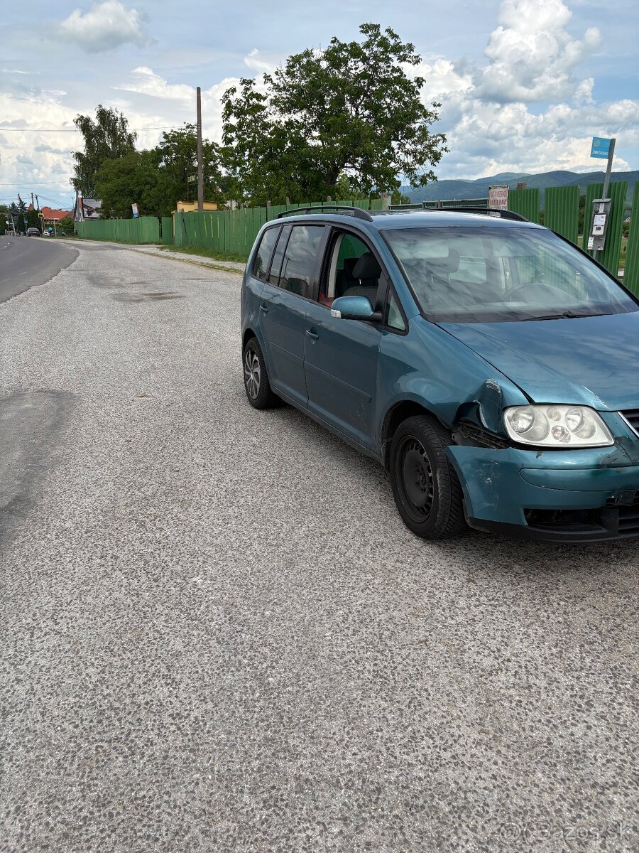 Volkswagen Touran 1.6 na nahradne diely