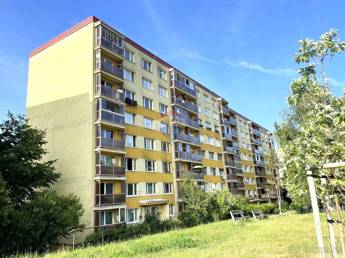 Slnečný byt v obľúbenej časti Banskej Bystrice na ulici Mosk